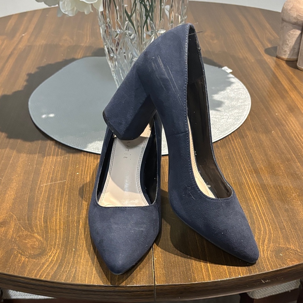 Kelly & Katie Navy Heels Size 7.5